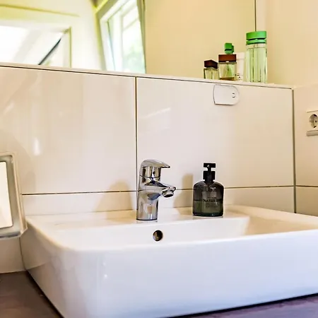 Schoenes Zimmer Nr 3 In Leer Ortsteil Nuettermoor *